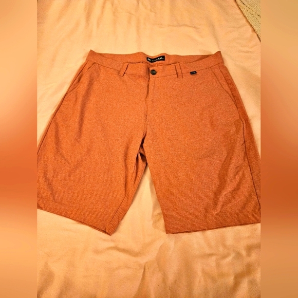 Travis Matthew Flat Front Shorts Casual Lightweight - Picture 1 of 6